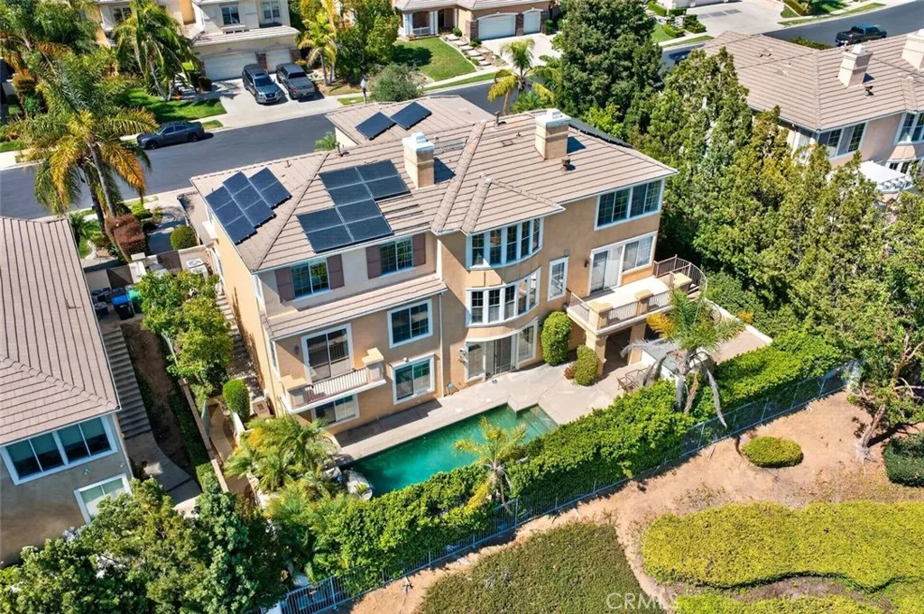 2420 Vista Del Sol