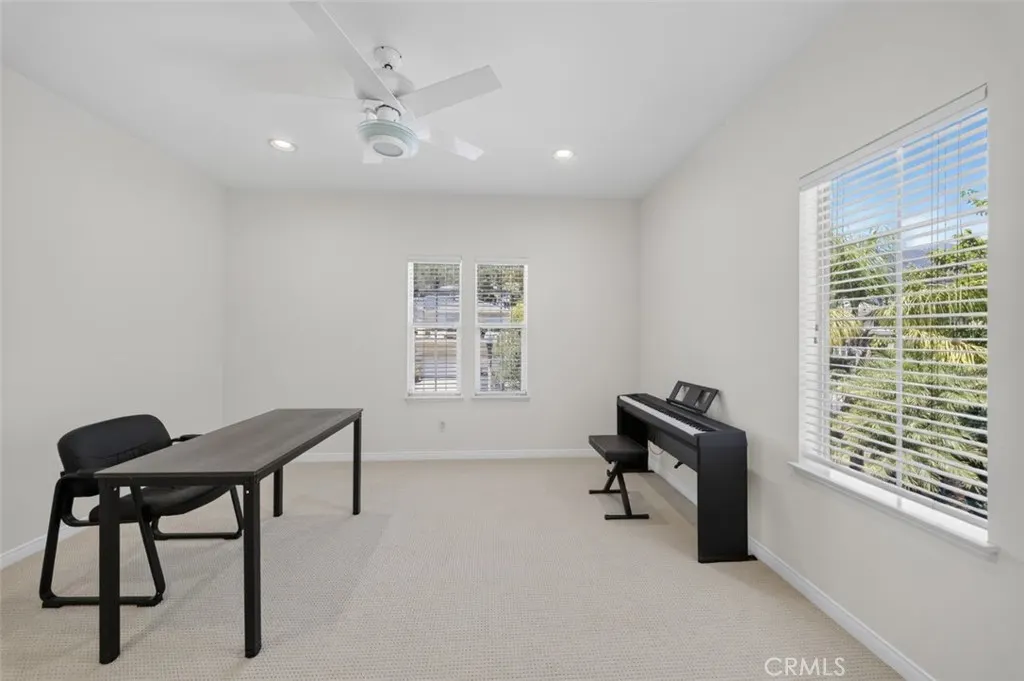 2420 Vista Del Sol
