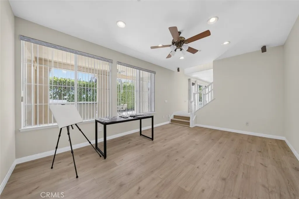 2420 Vista Del Sol