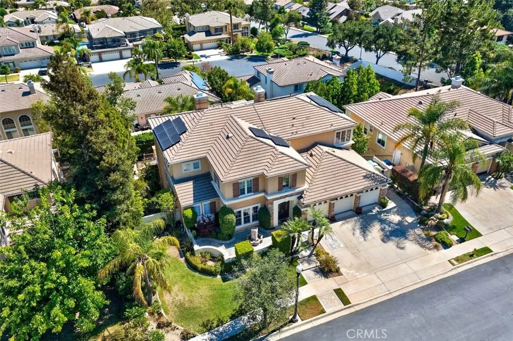 2420 Vista Del Sol