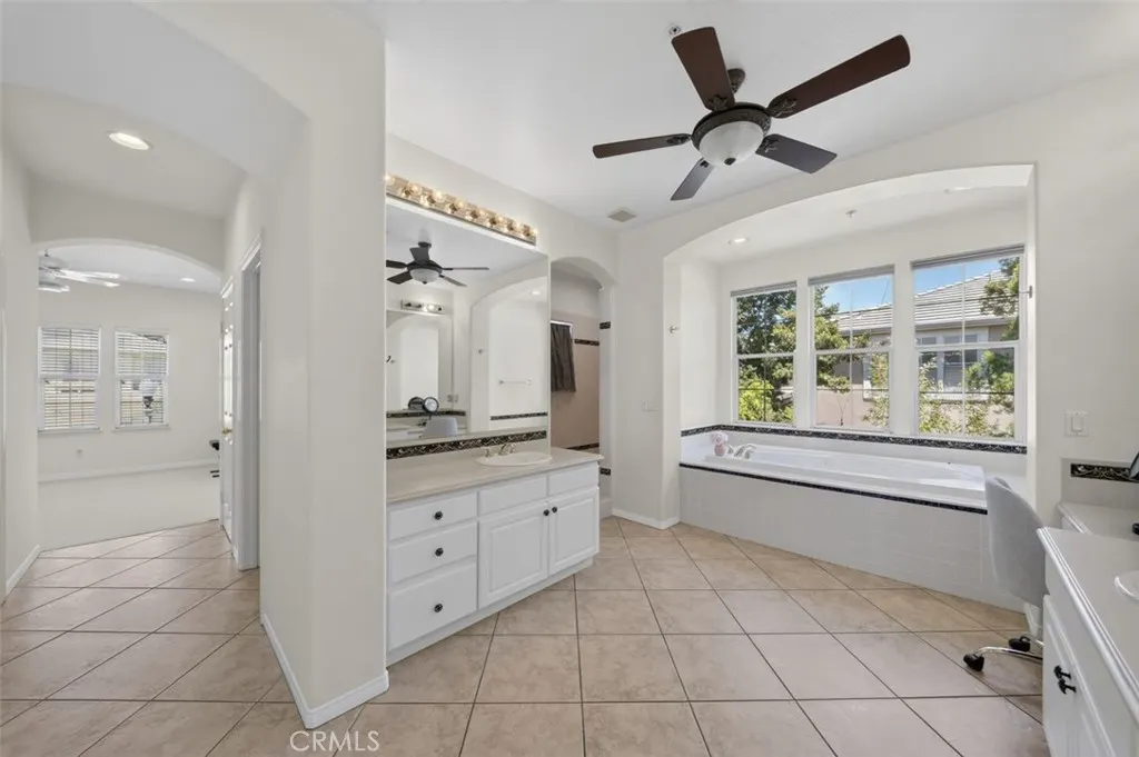 2420 Vista Del Sol