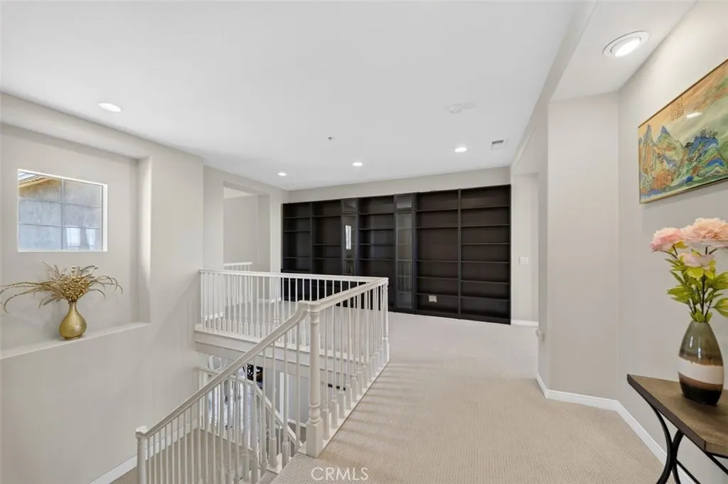 2420 Vista Del Sol