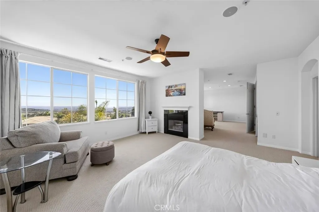 2420 Vista Del Sol