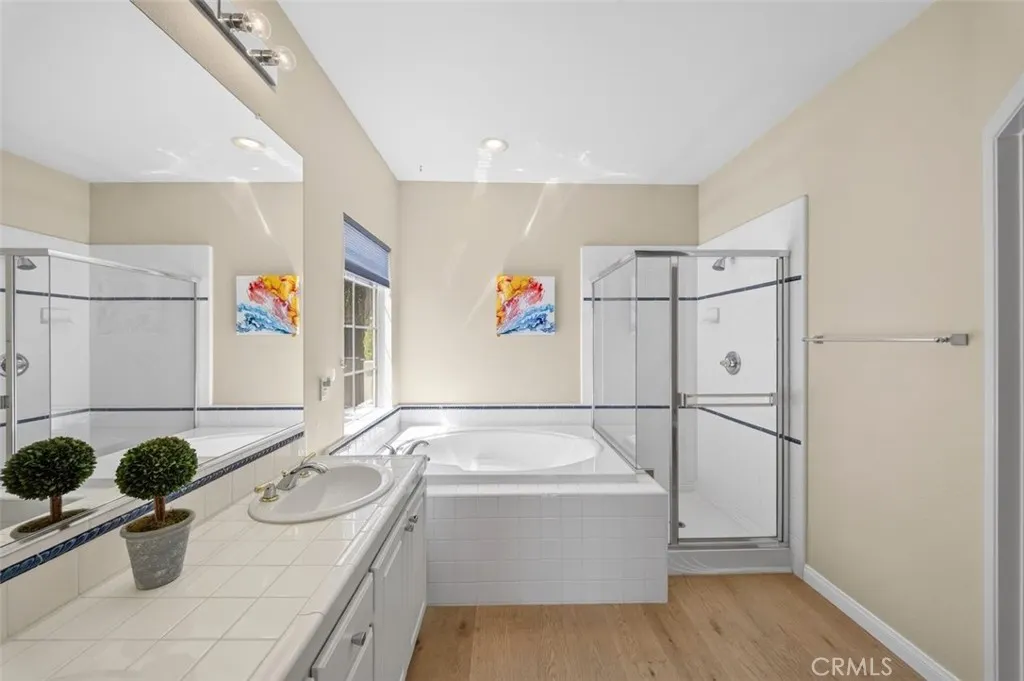 2420 Vista Del Sol