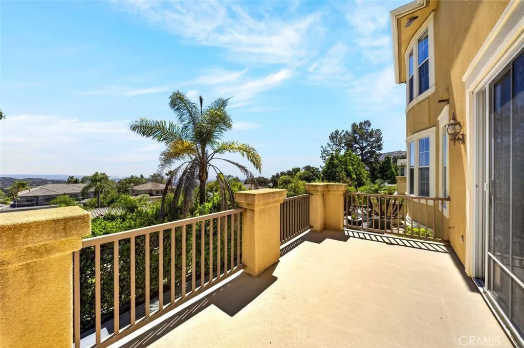 2420 Vista Del Sol