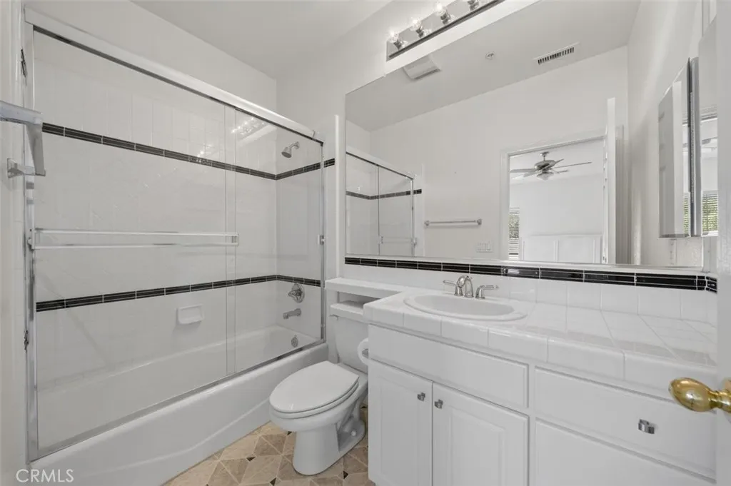 2420 Vista Del Sol
