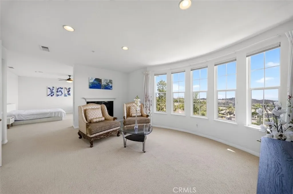 2420 Vista Del Sol