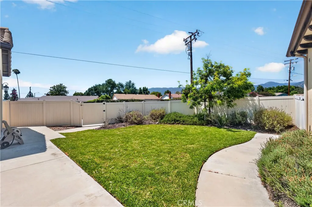 1469 E Foothill Blvd