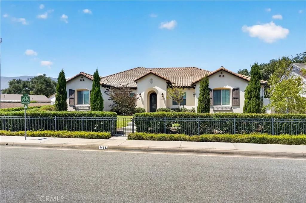 1469 E Foothill Blvd