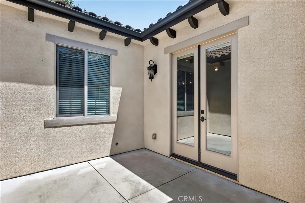 1469 E Foothill Blvd