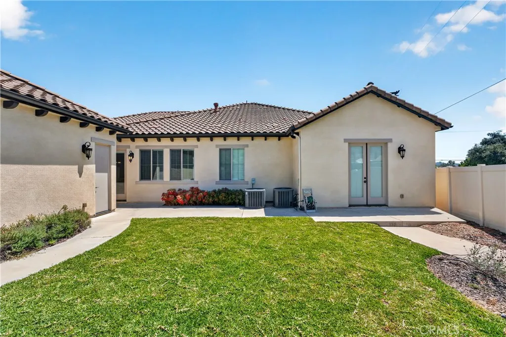 1469 E Foothill Blvd