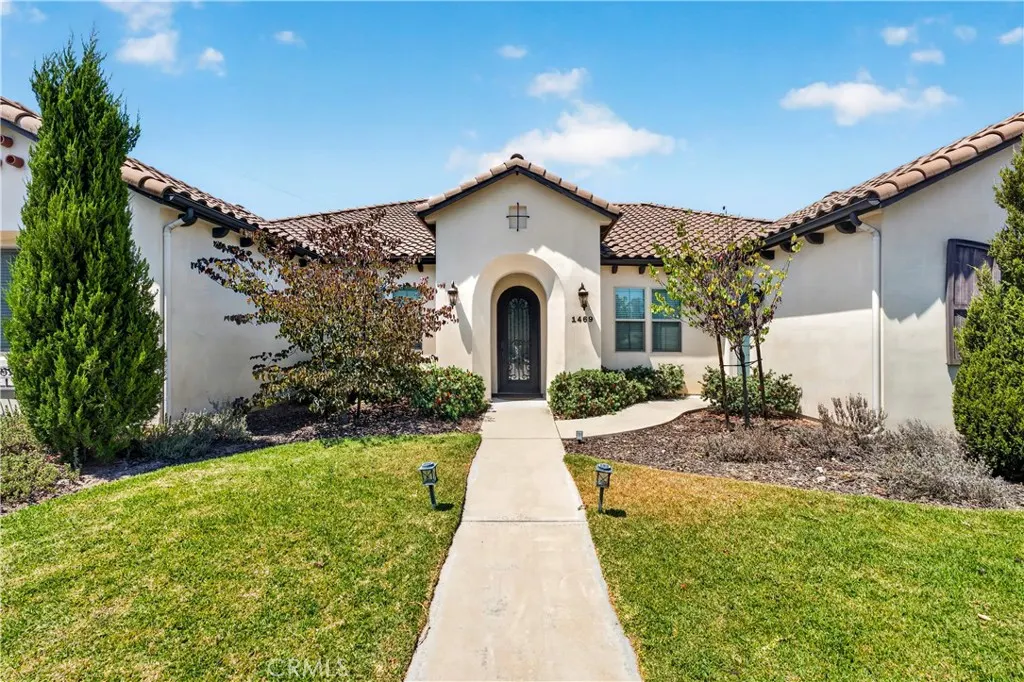 1469 E Foothill Blvd