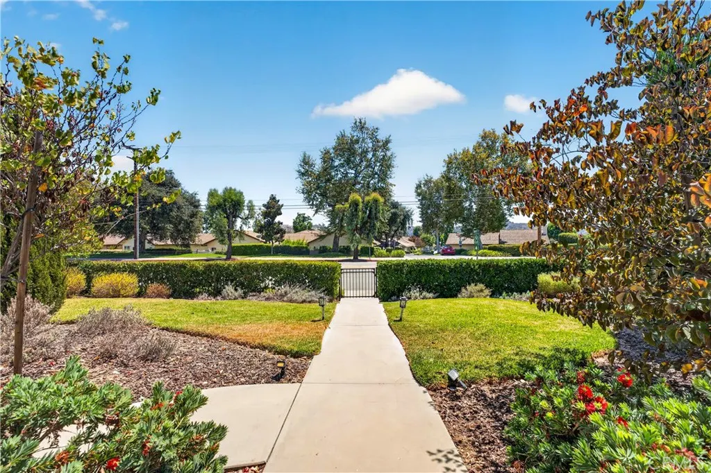 1469 E Foothill Blvd