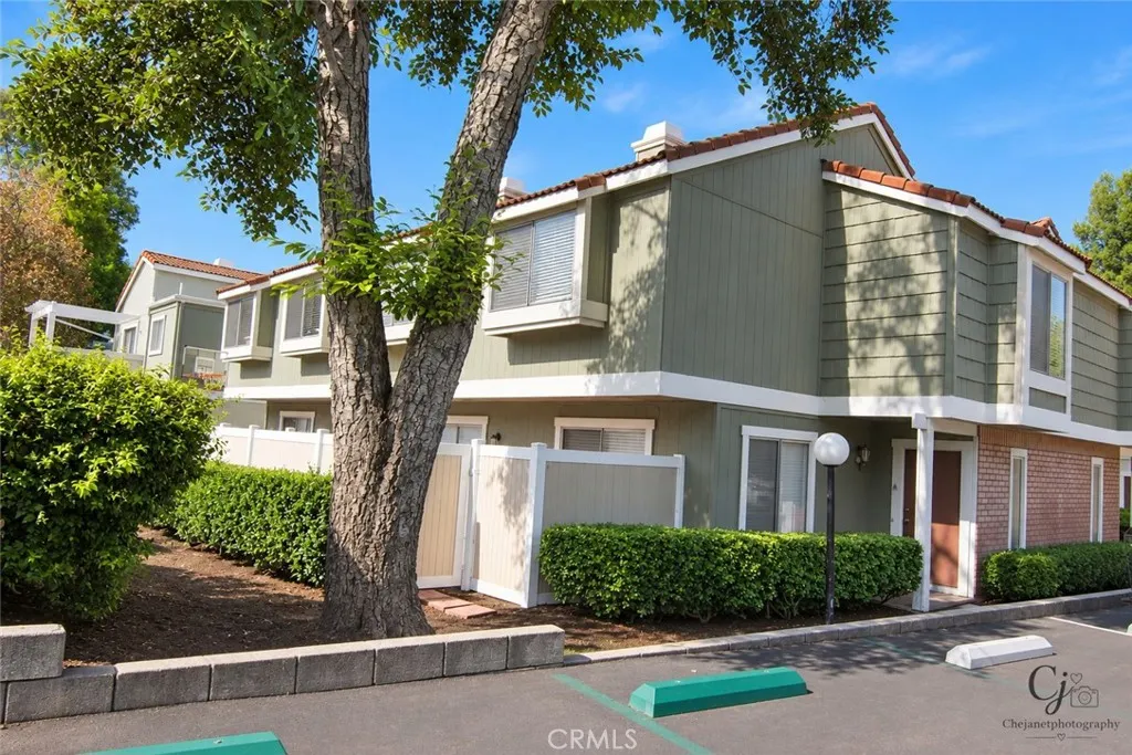 1020 Golden Springs #A
