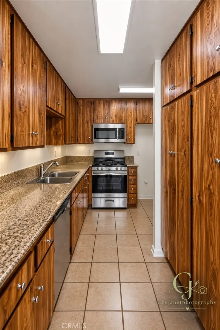 1020 Golden Springs #A