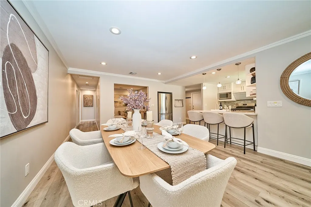 21725 Lost River