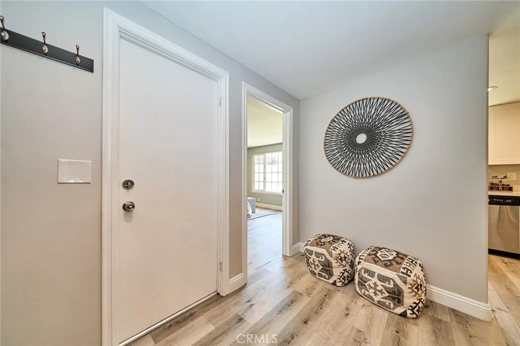 21725 Lost River