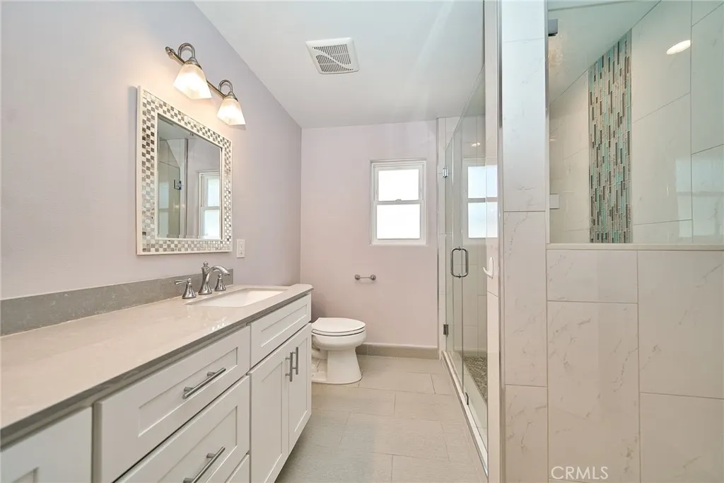 21725 Lost River