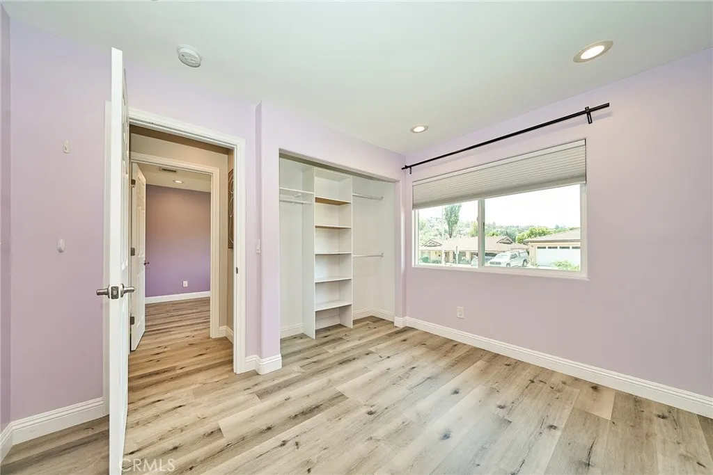 21725 Lost River