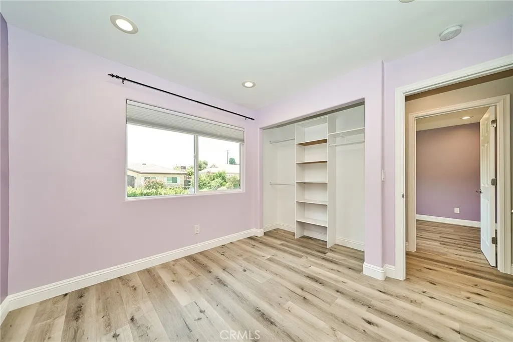 21725 Lost River