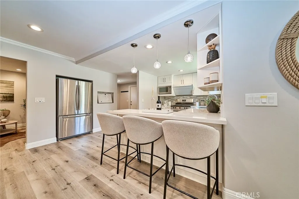 21725 Lost River