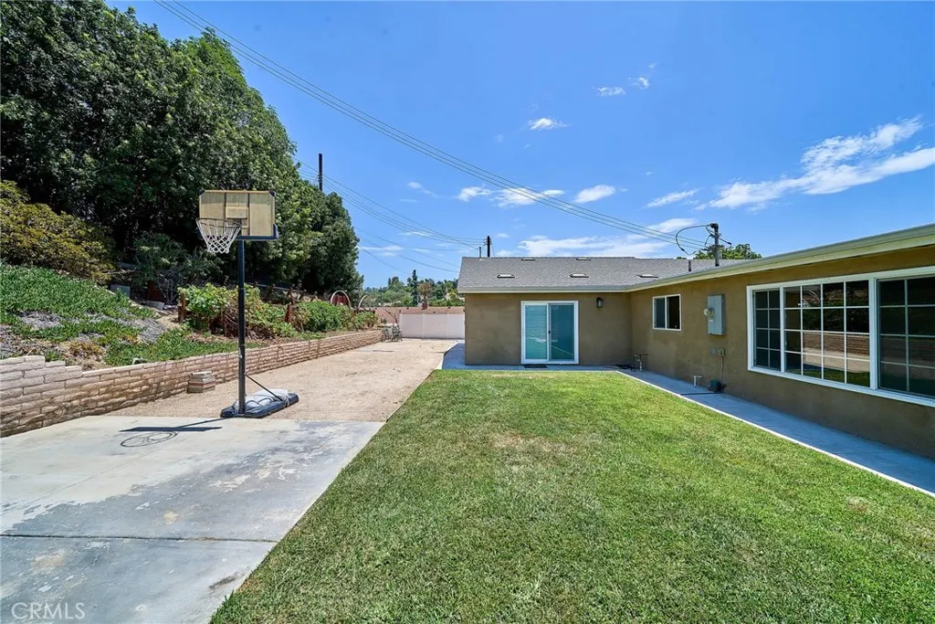 21725 Lost River