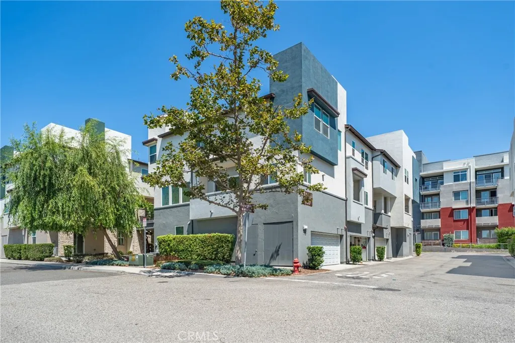 721 Manhattan Dr #74