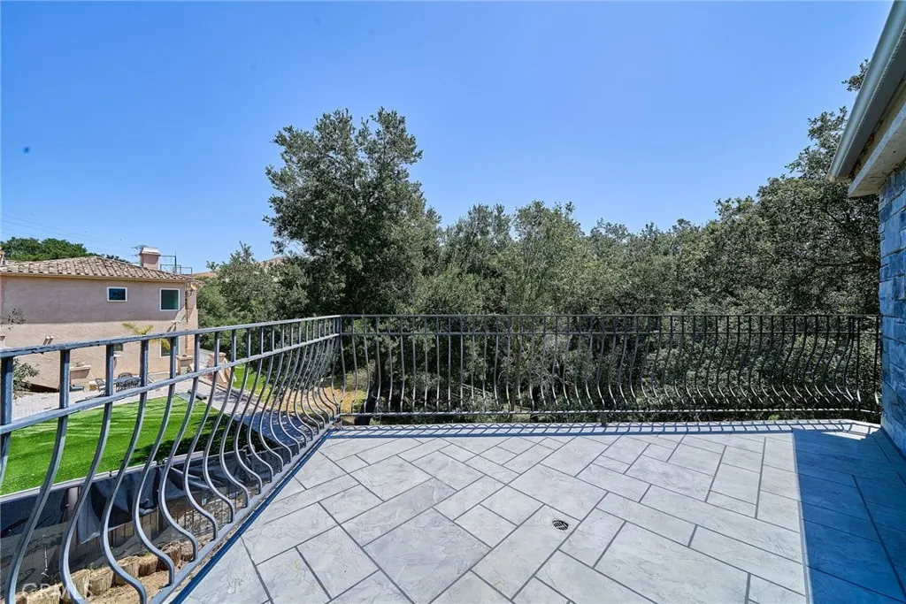 1089 Village Drive