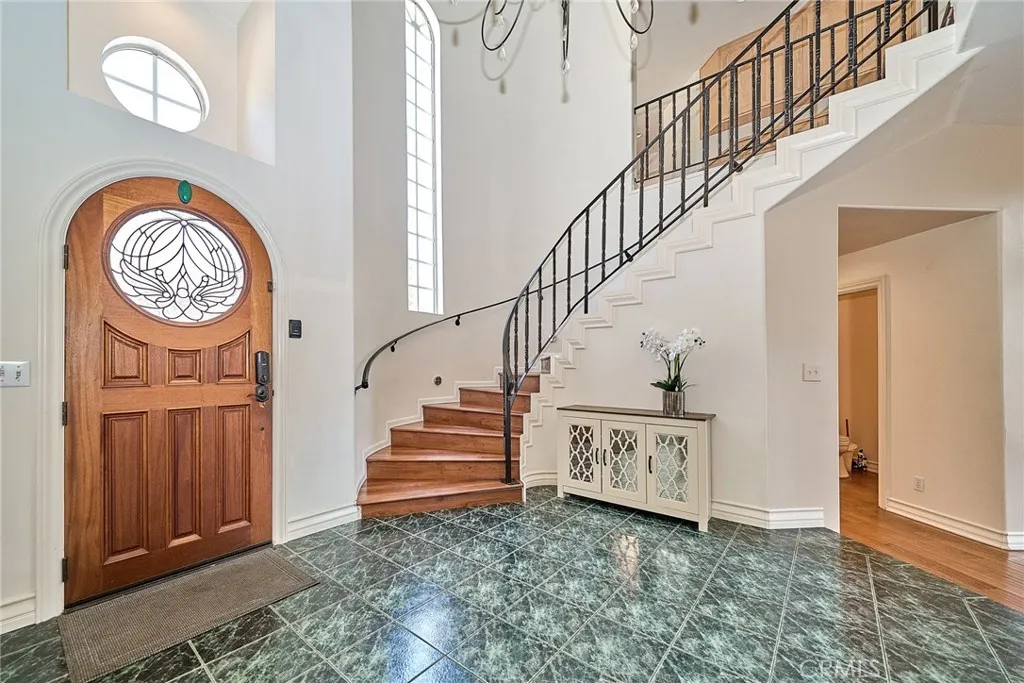 1089 Village Drive