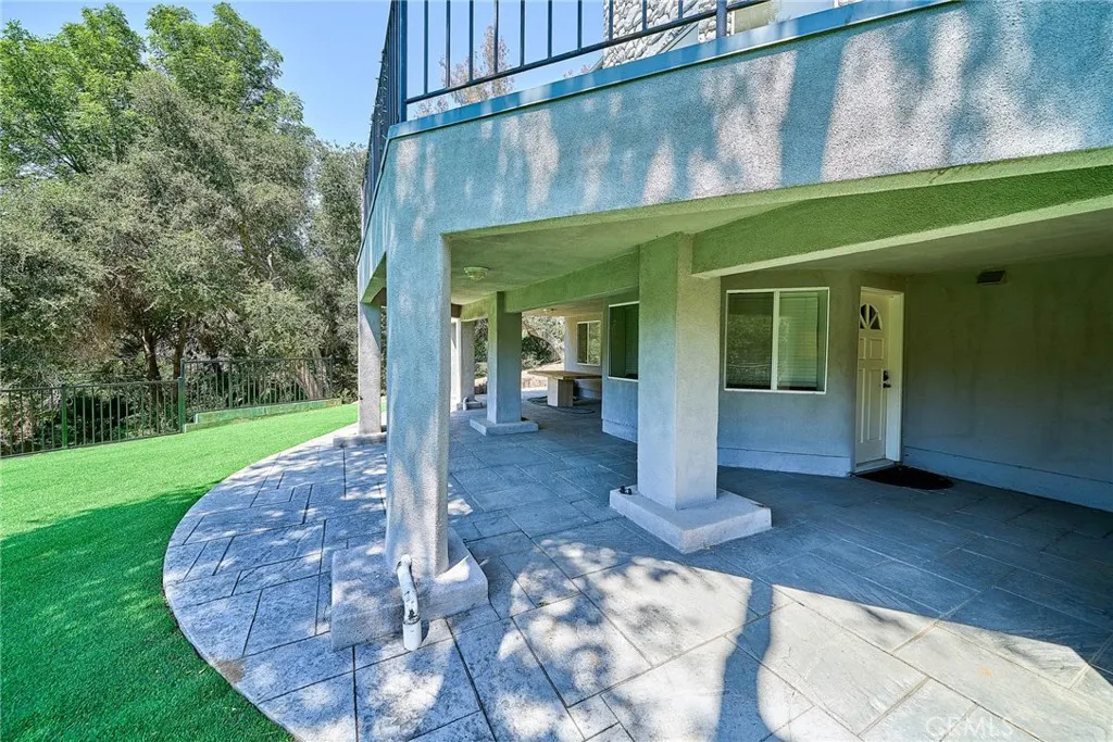 1089 Village Drive