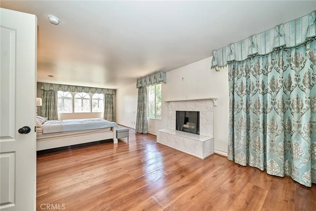 1089 Village Drive