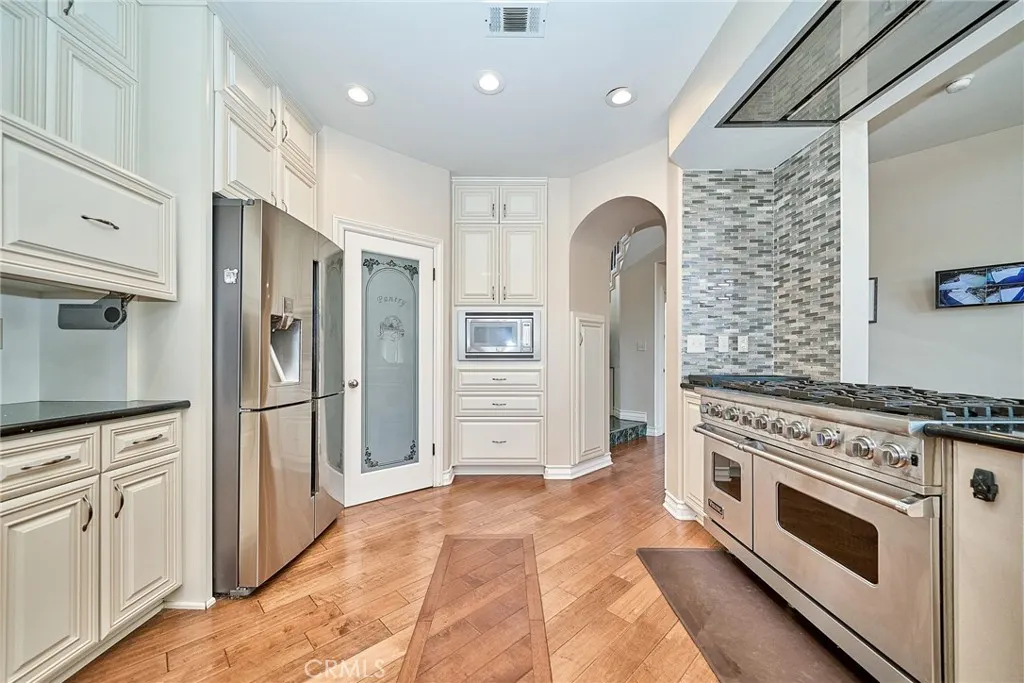 1089 Village Drive