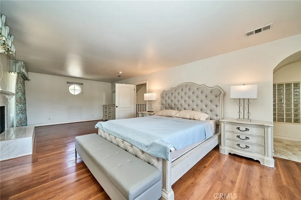1089 Village Drive