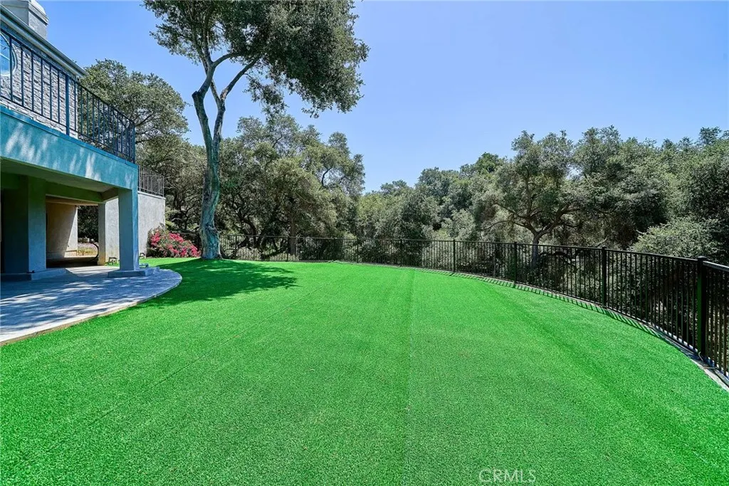 1089 Village Drive