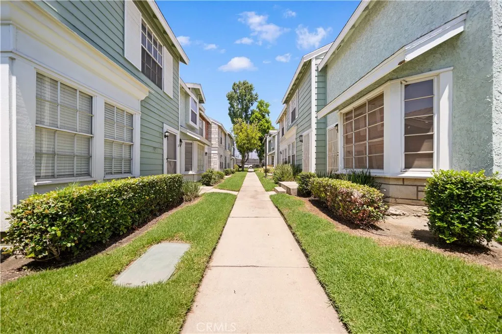 5640 Riverside Drive #32