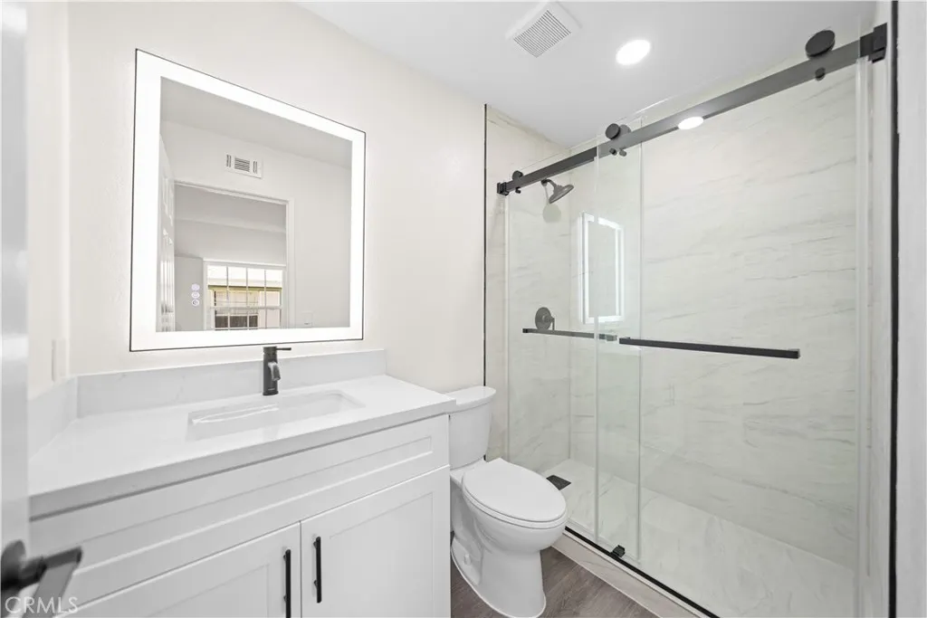 5640 Riverside Drive #32