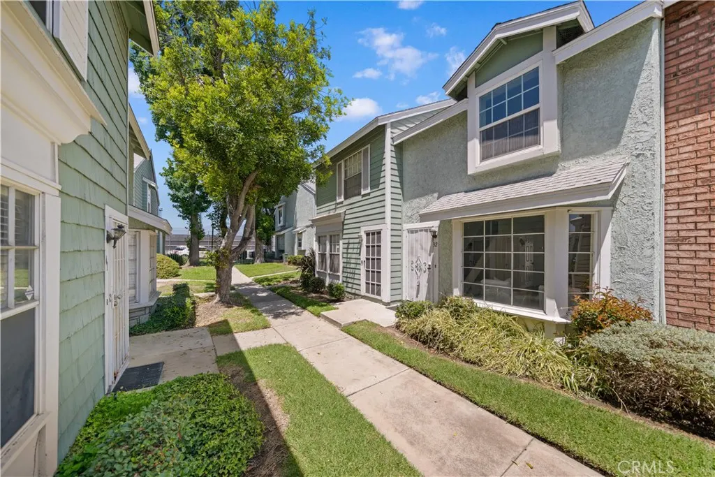 5640 Riverside Drive #32