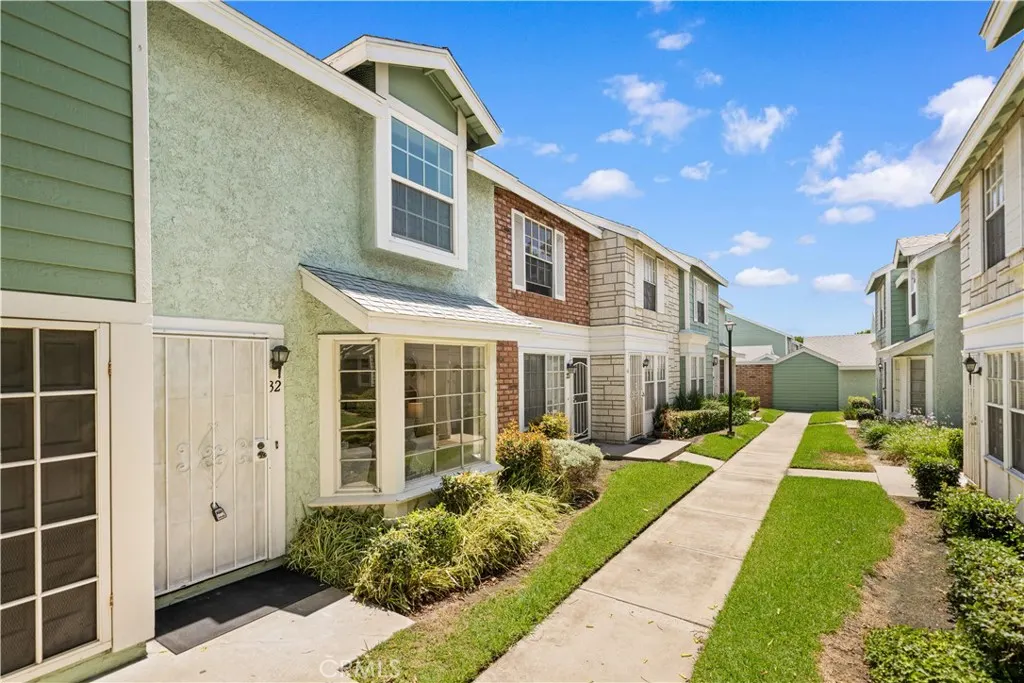 5640 Riverside Drive #32