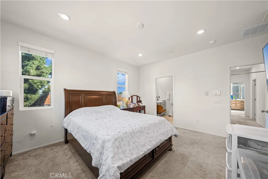 1530 W Cameron