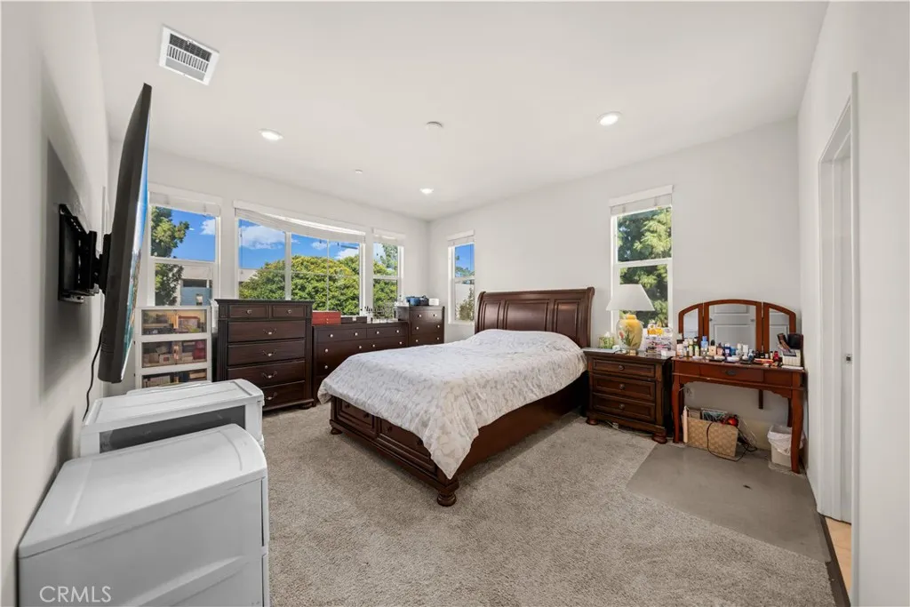1530 W Cameron