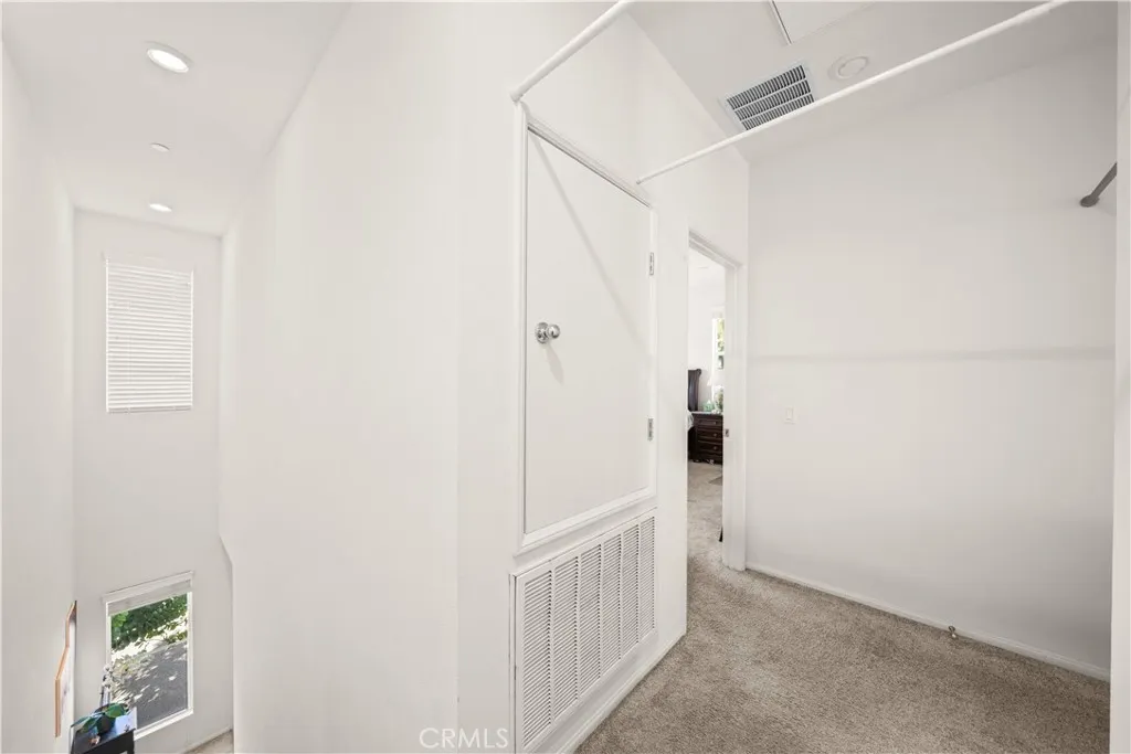 1530 W Cameron