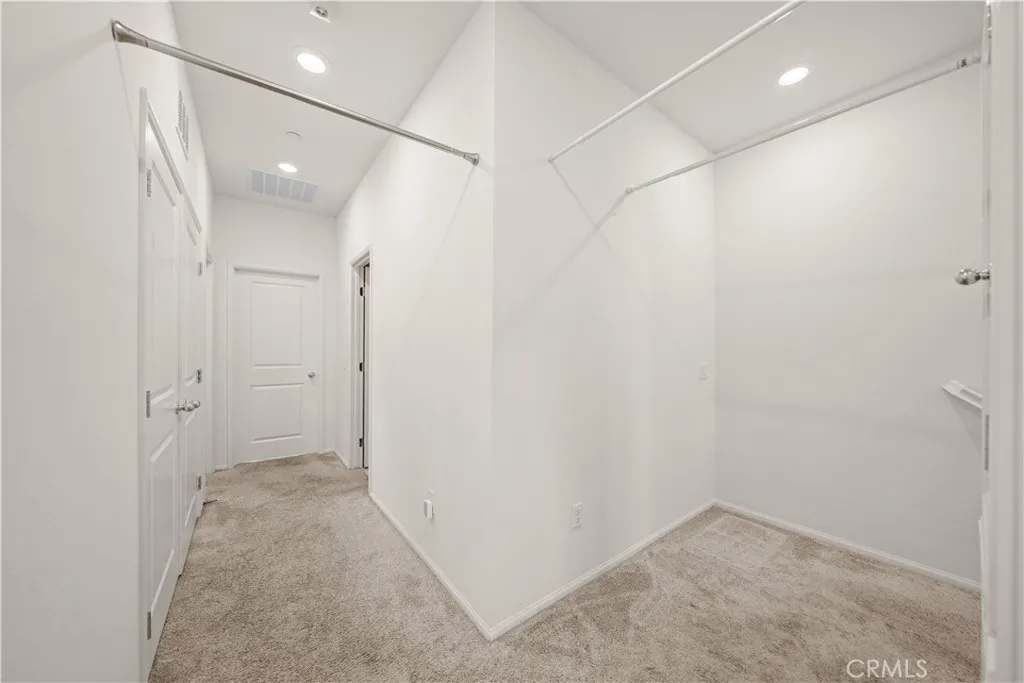 1530 W Cameron