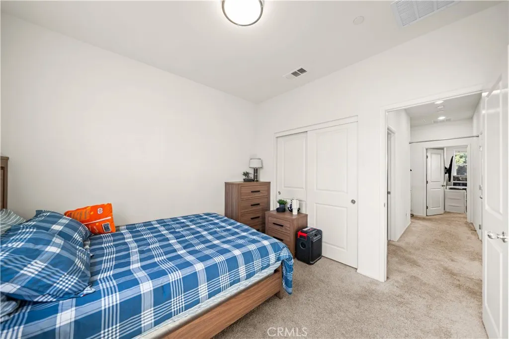 1530 W Cameron