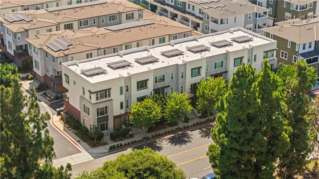1530 W Cameron