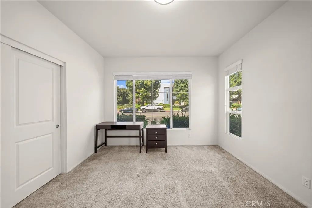 1530 W Cameron