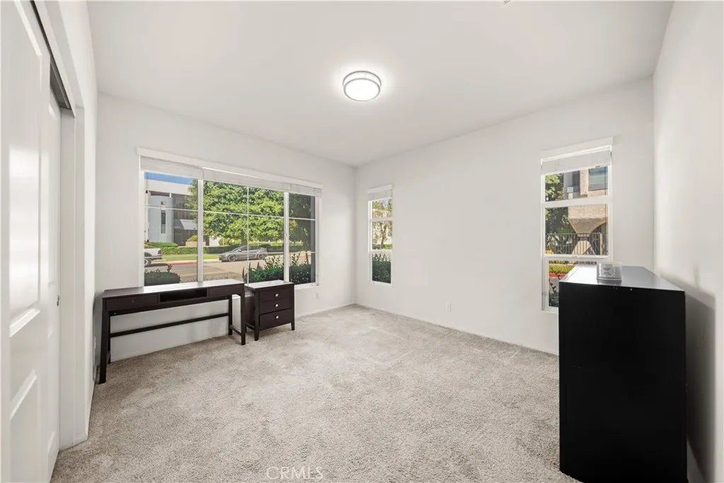 1530 W Cameron