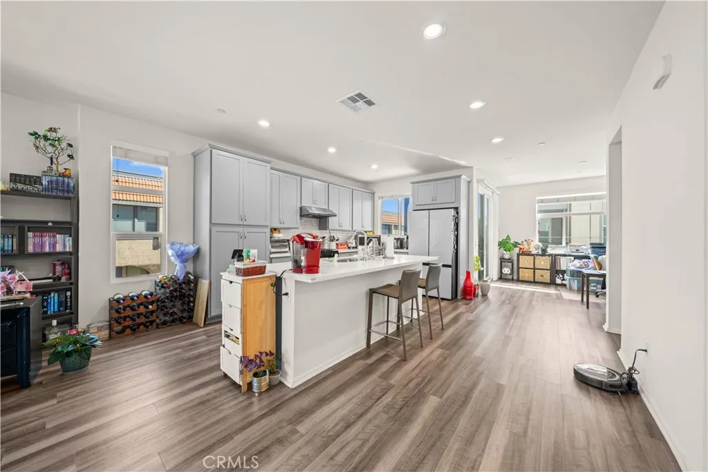 1530 W Cameron