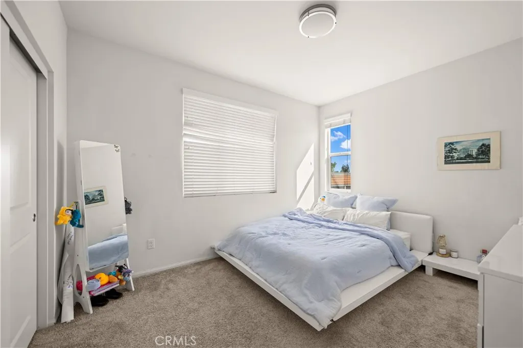1530 W Cameron