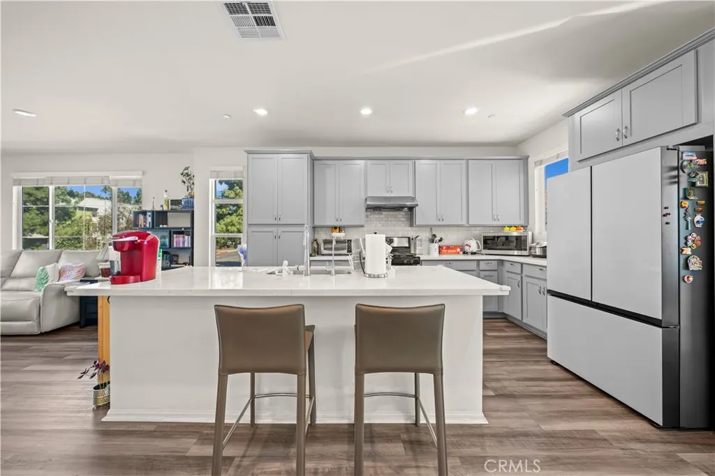 1530 W Cameron