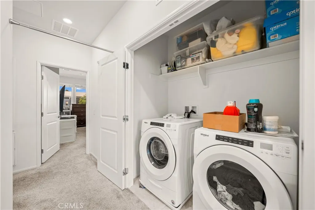 1530 W Cameron